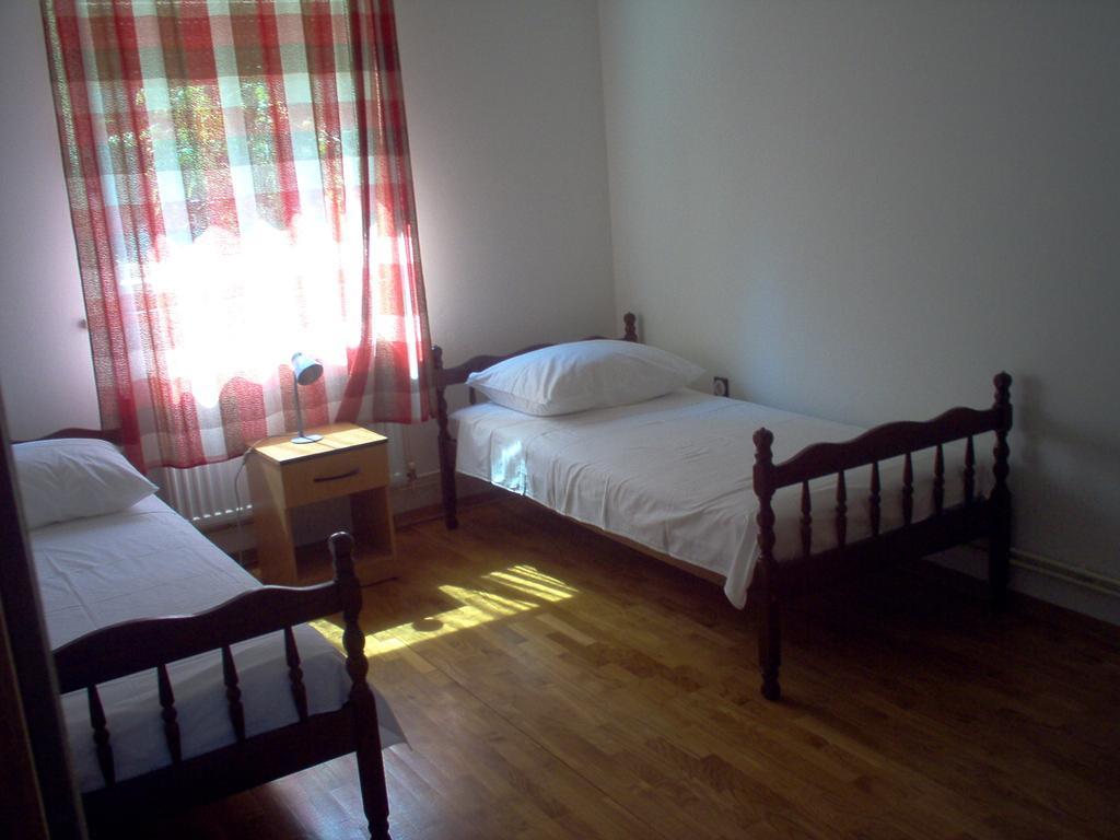 Karmen Apartment