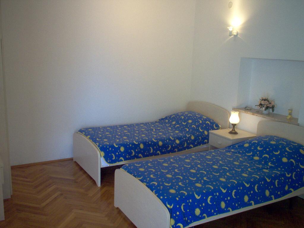 Karmen Apartment *