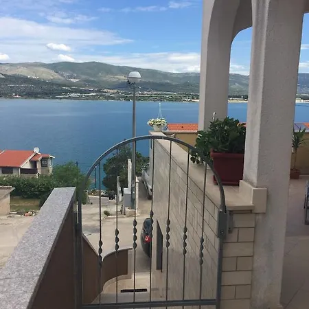 Apartment Karmen Trogir Buitenkant foto